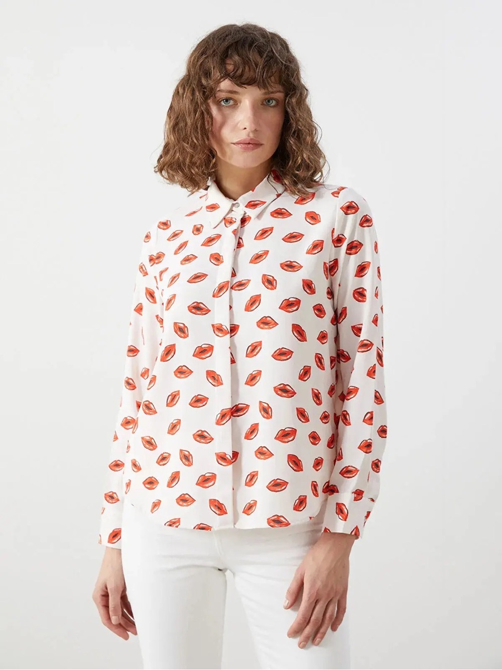 Zara White Button-Up Shirt with Red Lip Print
